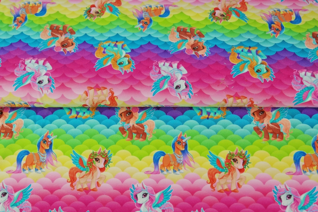 Trikotaaž Ükssarved vikerkaarel, digital print