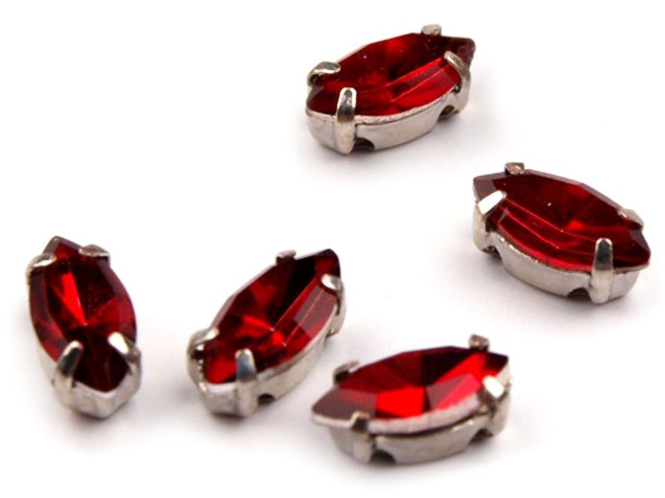 Ilukivid õmmeldavad 4 x 8 mm