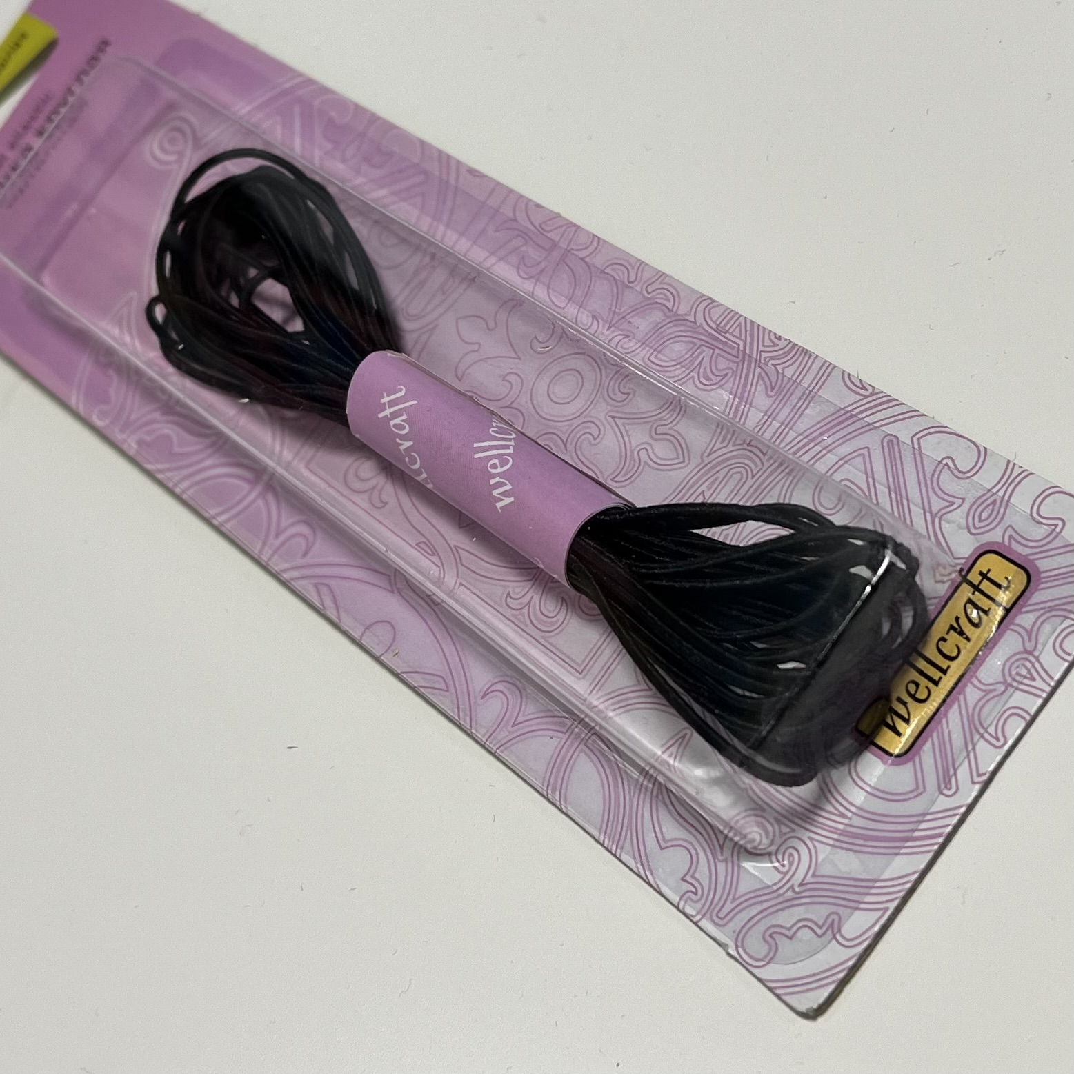 Ümarkumm 1mm 4 m, must