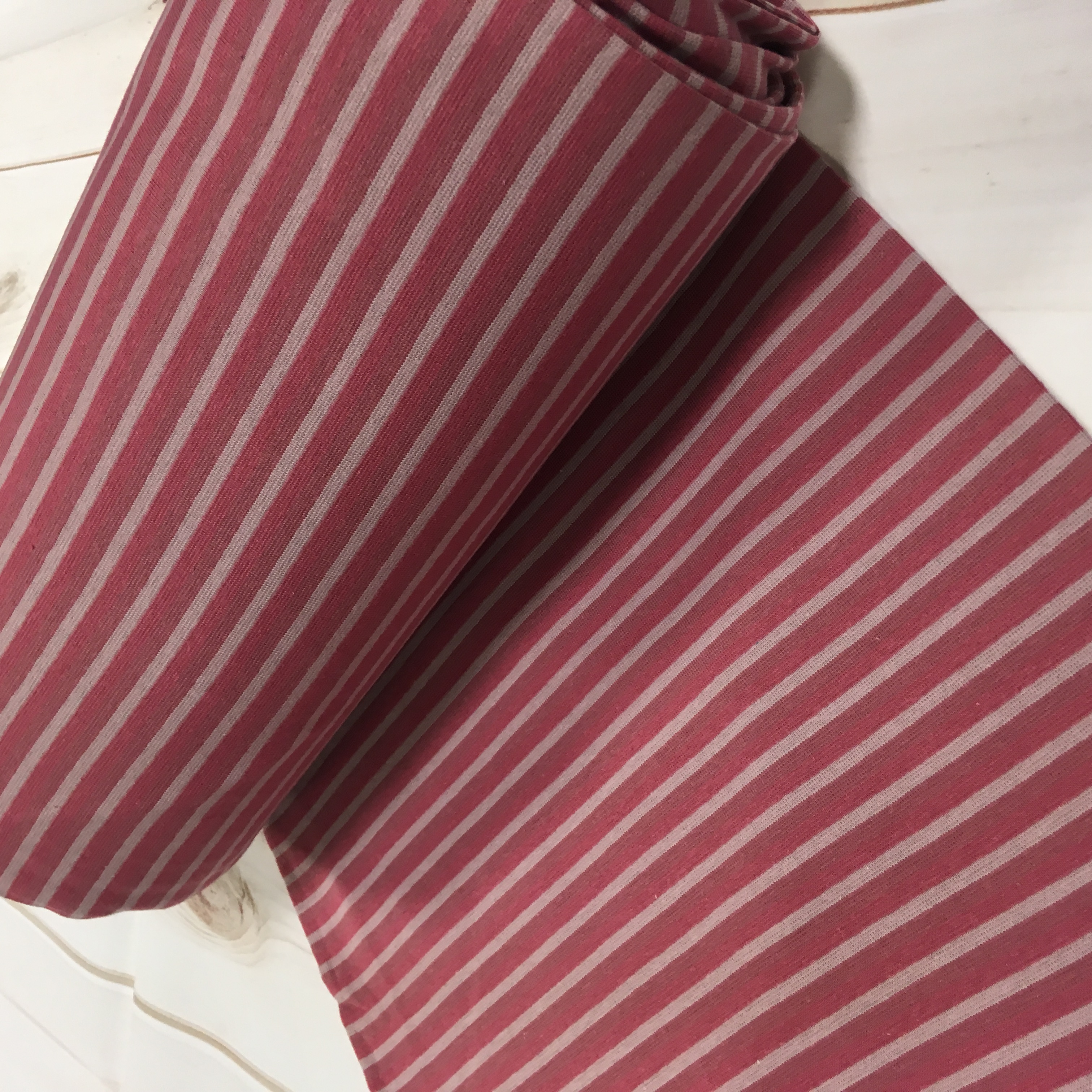 Torusoonik punased triibud