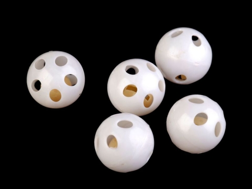 Kõrisev pall manguasja sisse