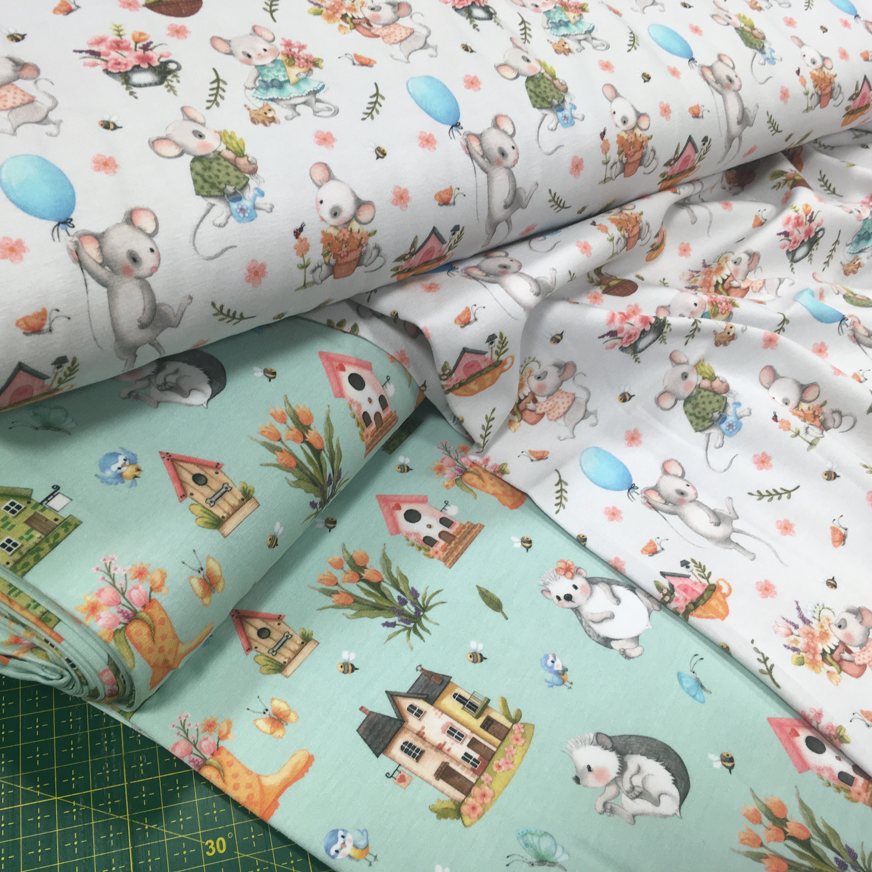 Trikotaaž Spring Joy mint, digital print