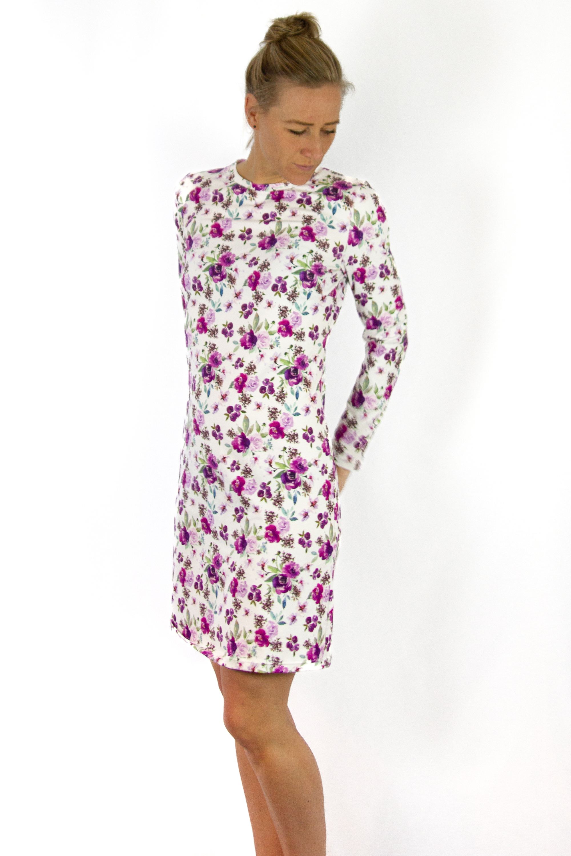 Trikotaaž Flowers purple/offwhite, digital print