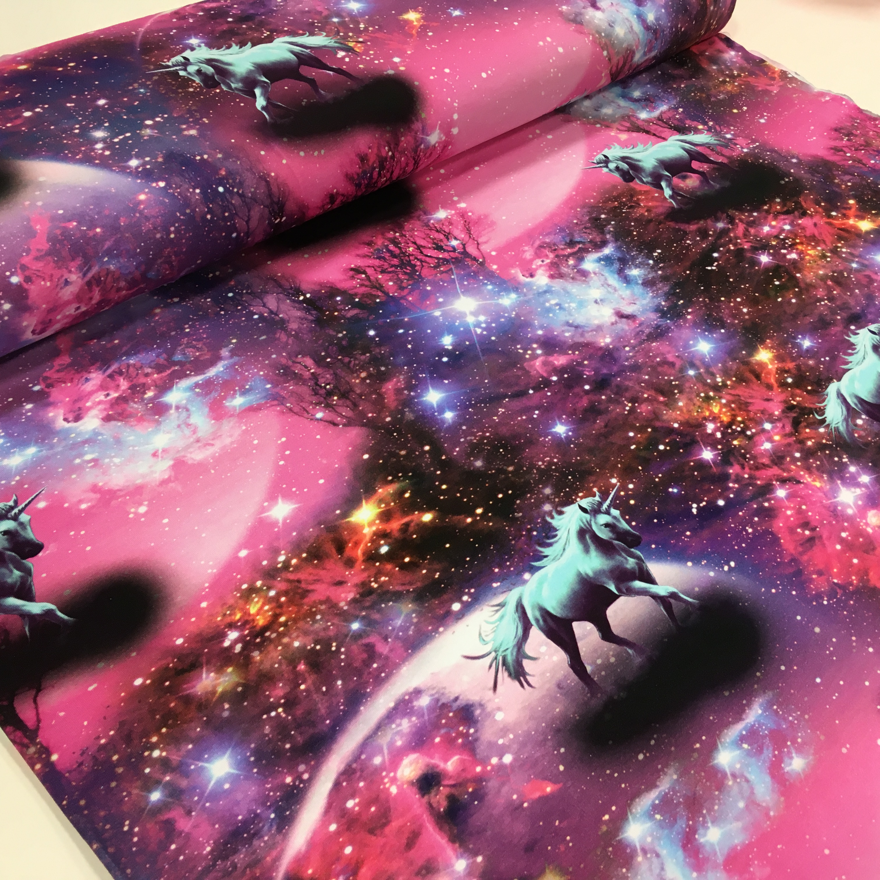 Trikotaaž White unicorn, digital print