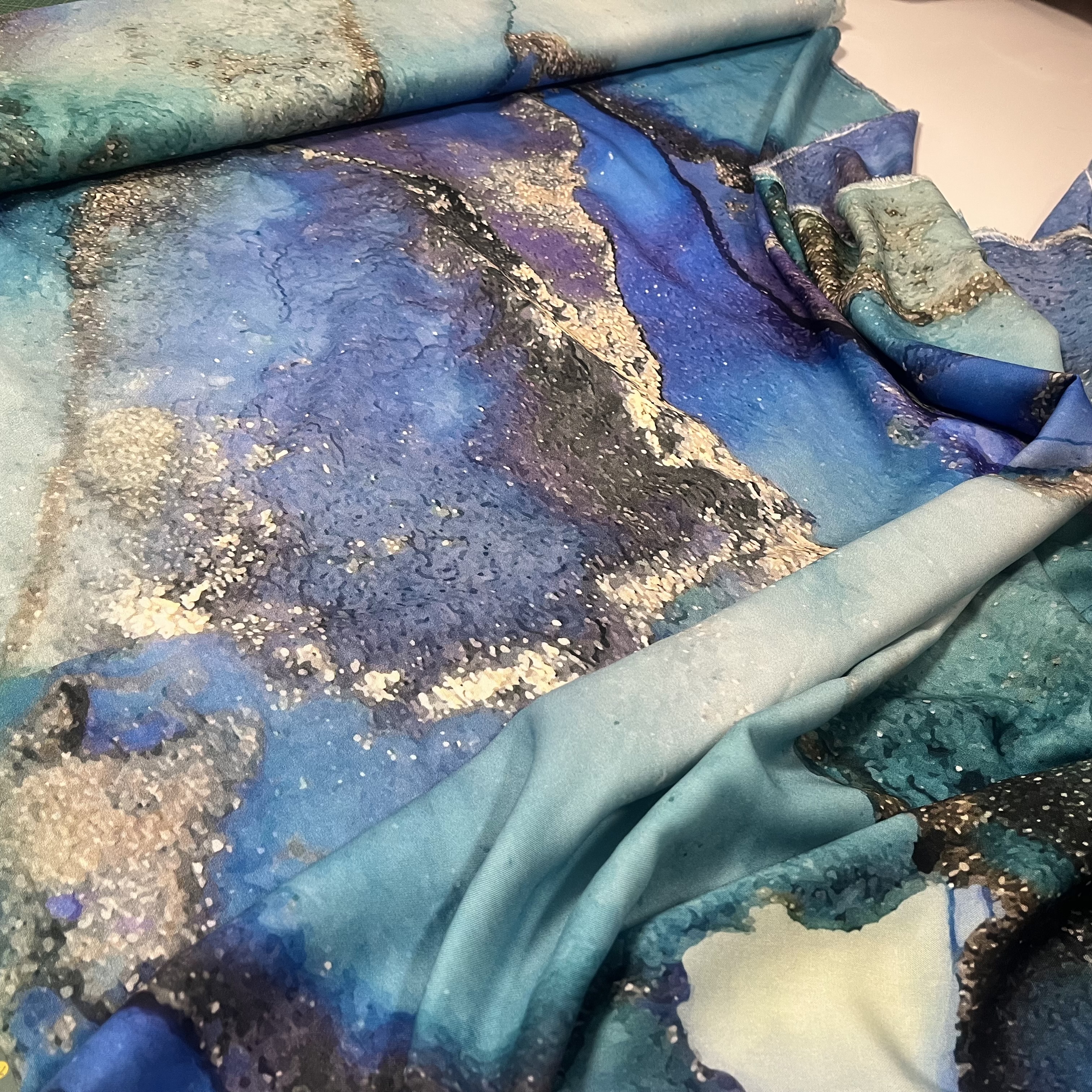 Viskoos marmormustriga Donna