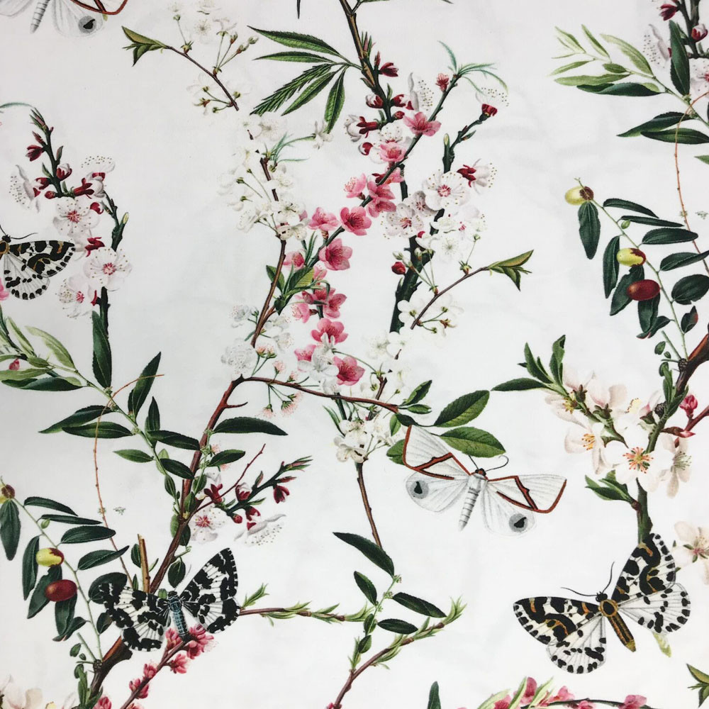 BIO Trikotaaž Kirsioksad ja liblikad valgel, digiprint