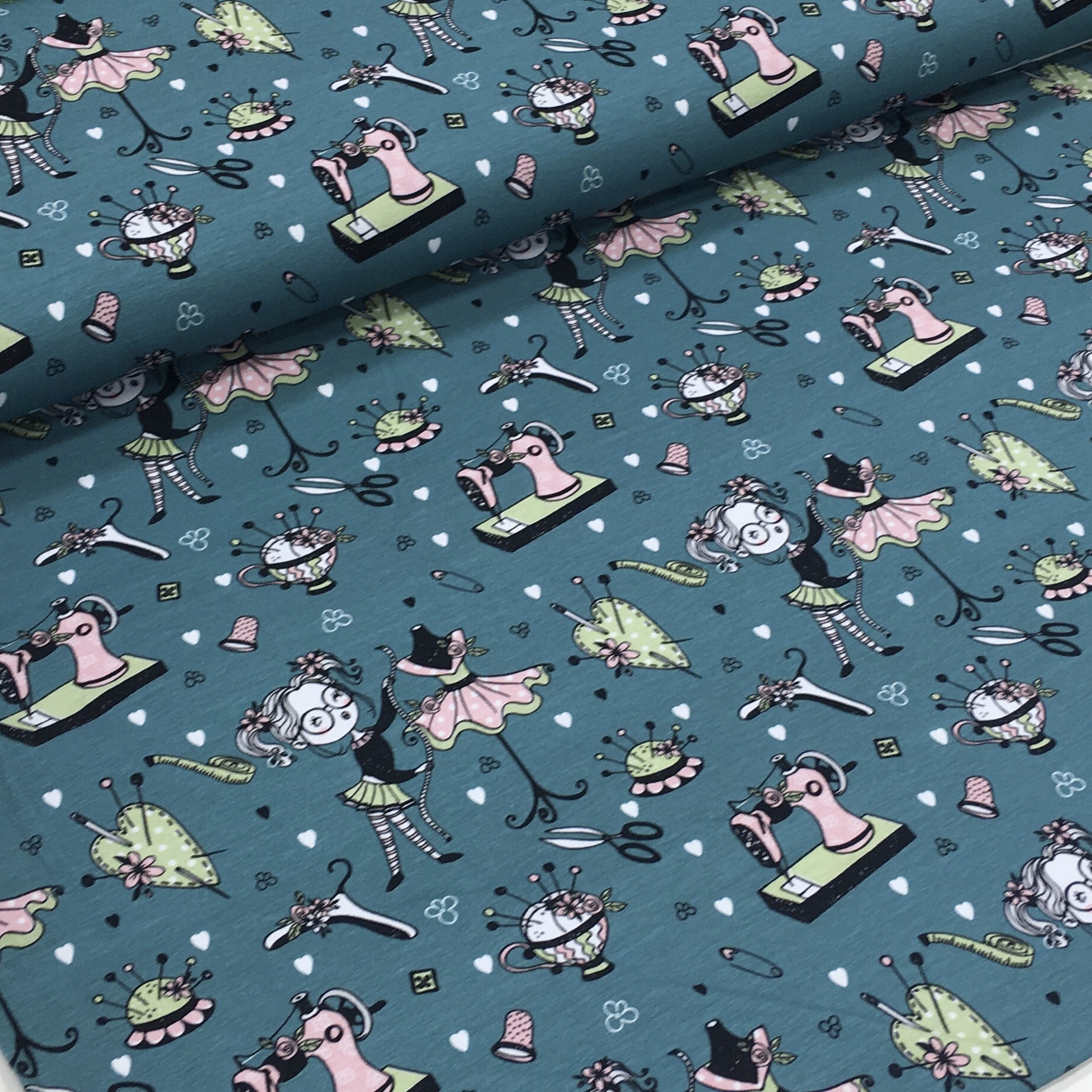 Väike õmbleja, teal