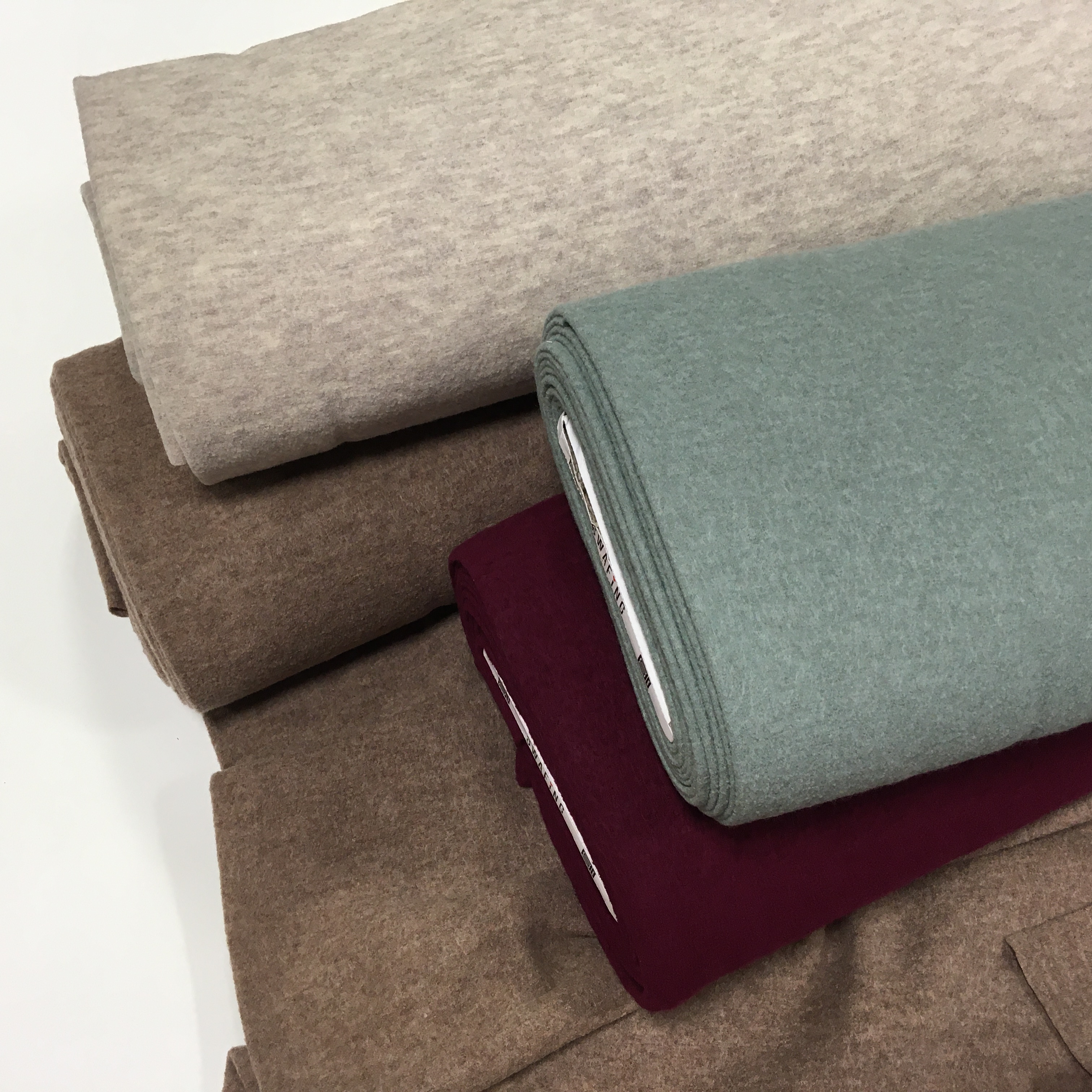 100% meriinovillane kangas, erinevad