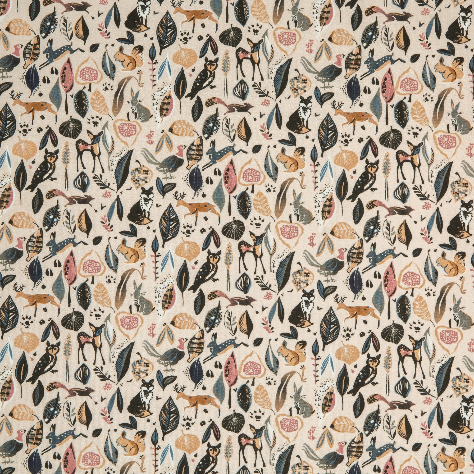 Dressikangas väiksed metsaloomad heleroosal