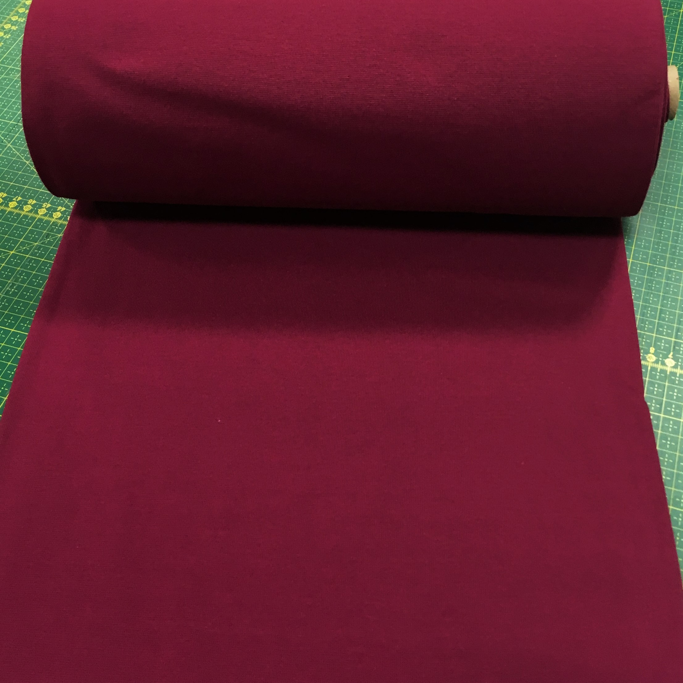 Torusoonik veinipunane