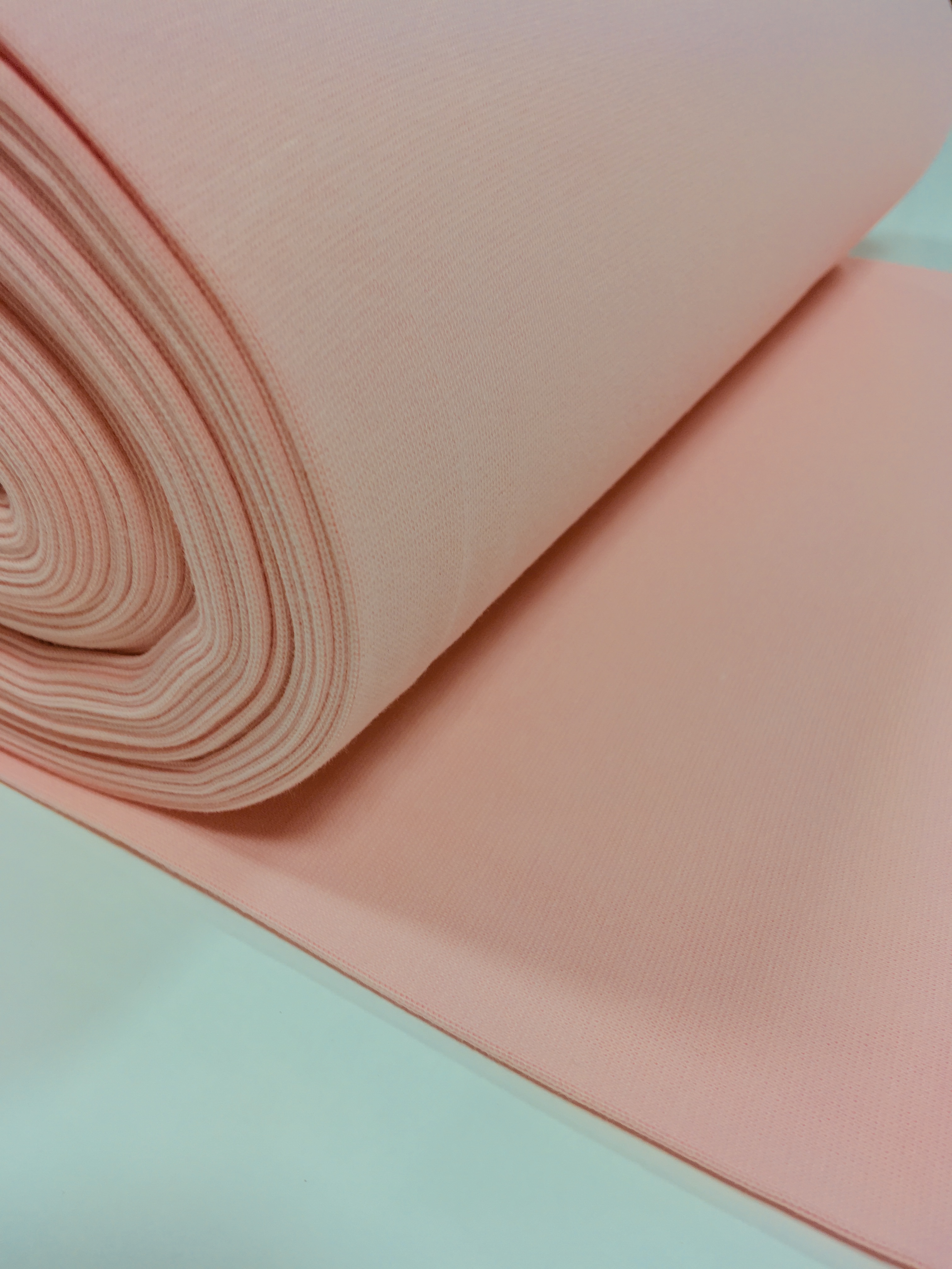 Torusoonik hele lõheroosa