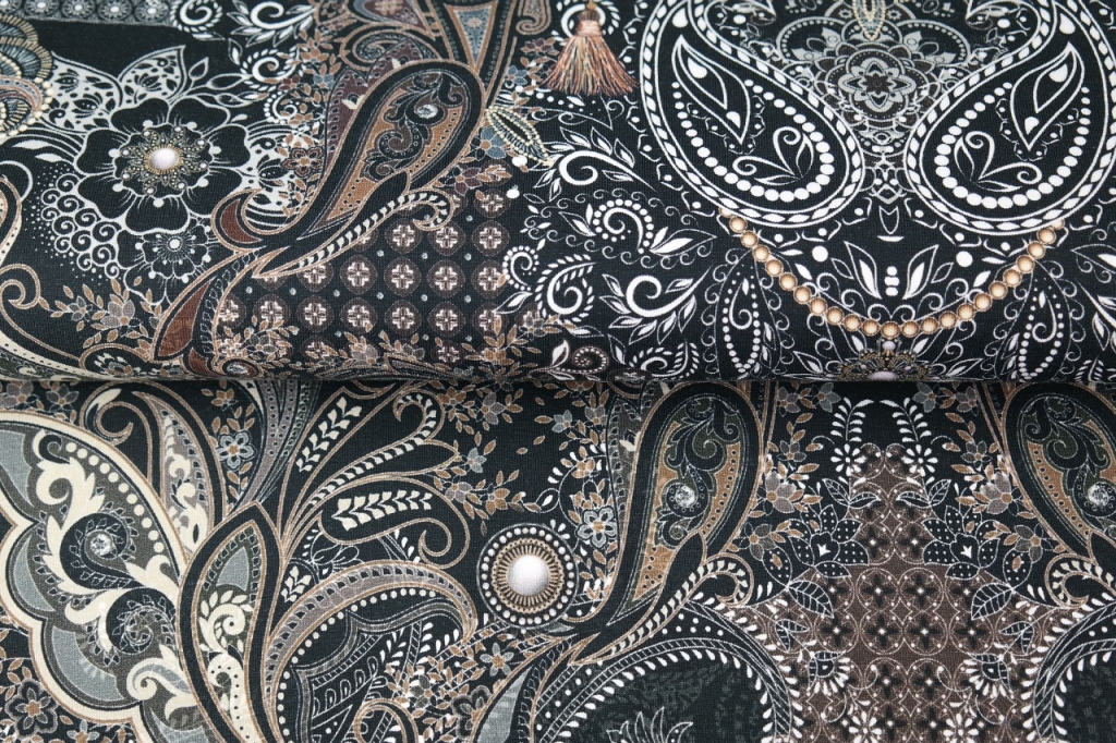 Saint Tropez Paisley