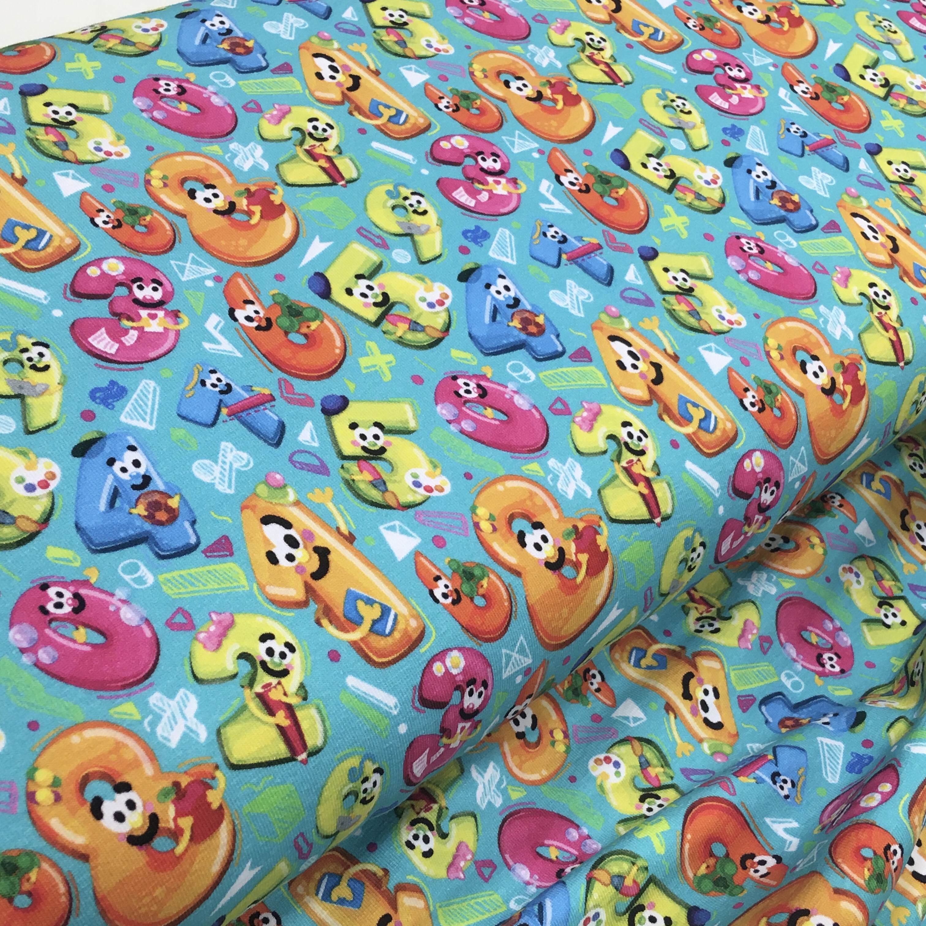 Trikotaaž Rõõmsad numbrid eresinisel digiprint