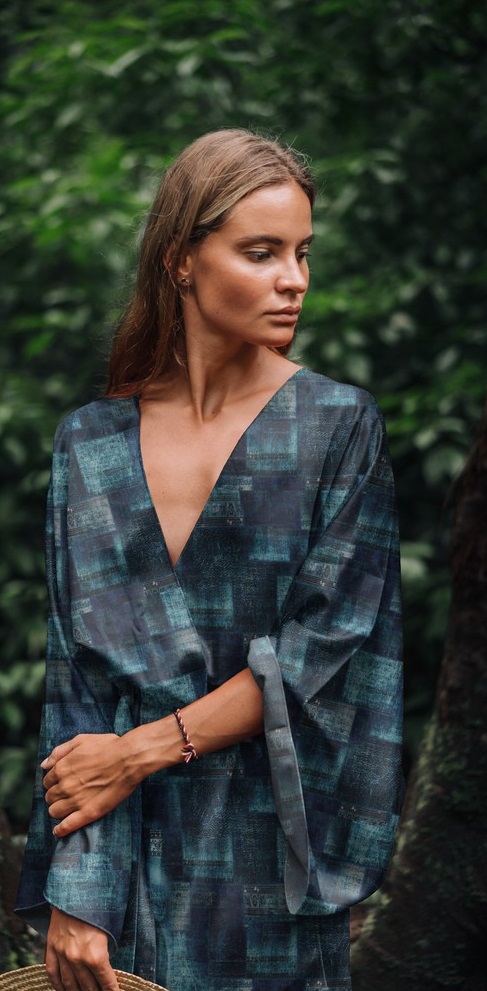 Viskoos Radiance Digital Abstract multi blue