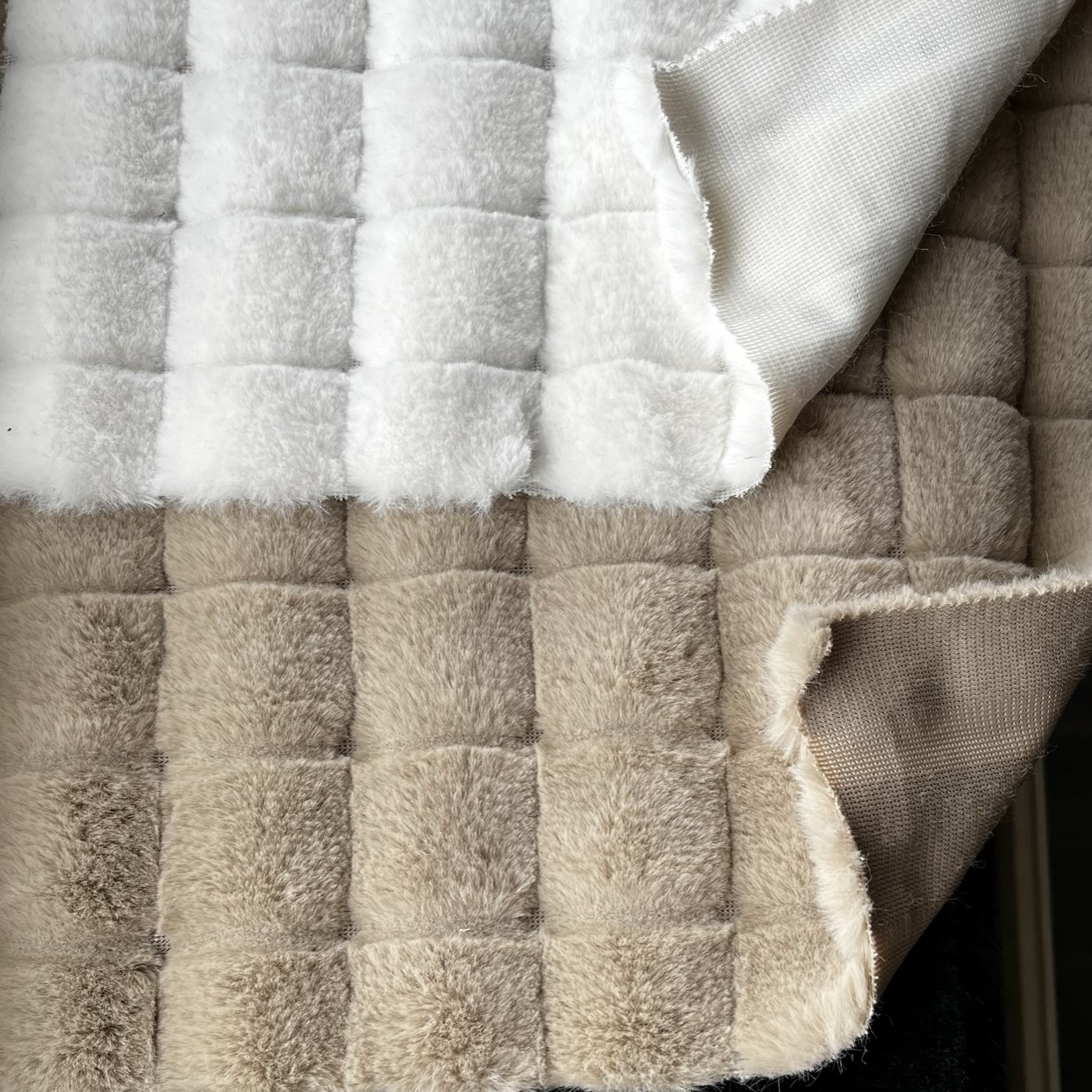 Kunstkarusnahk Ruudud