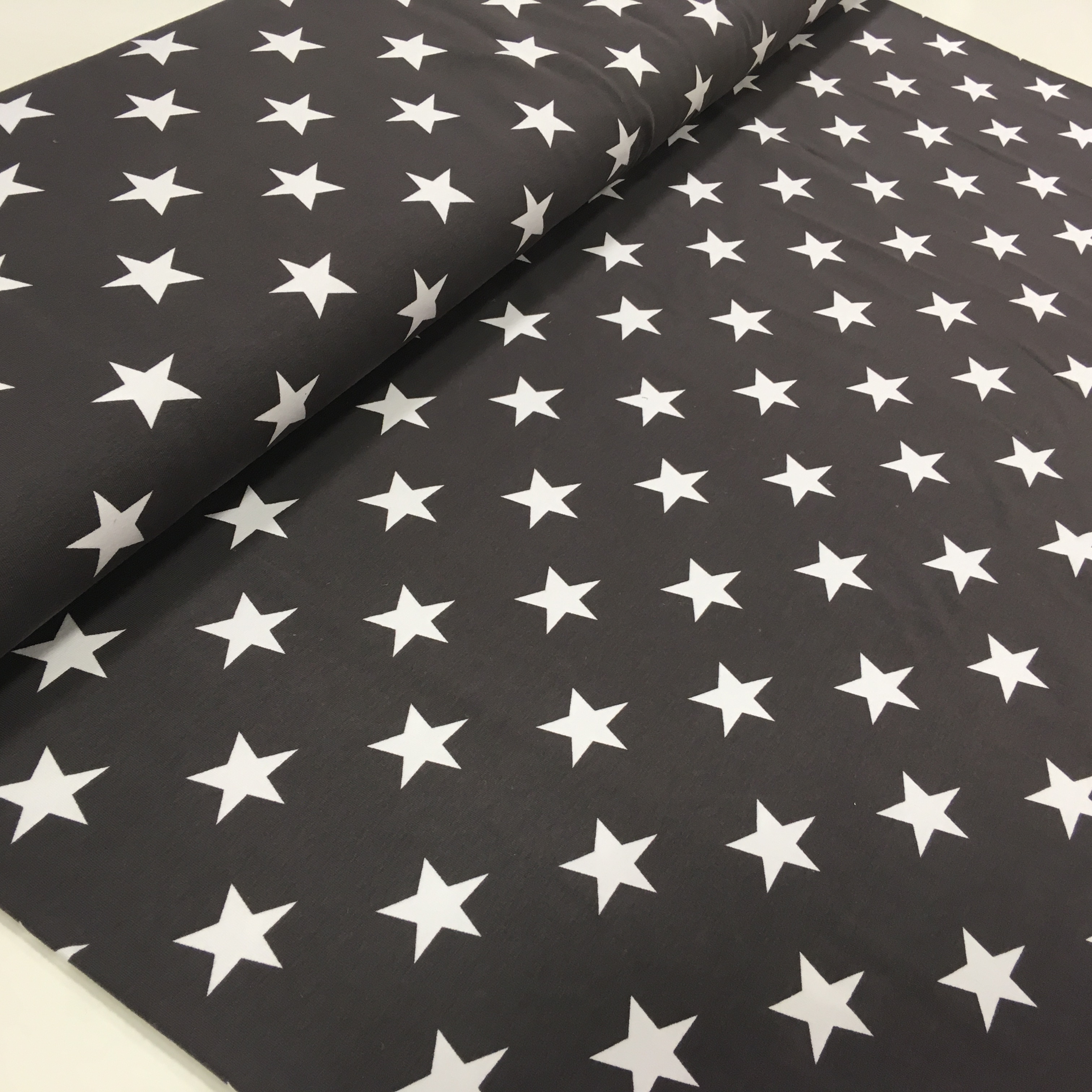 Valged tähed tumehallil 3,5 cm