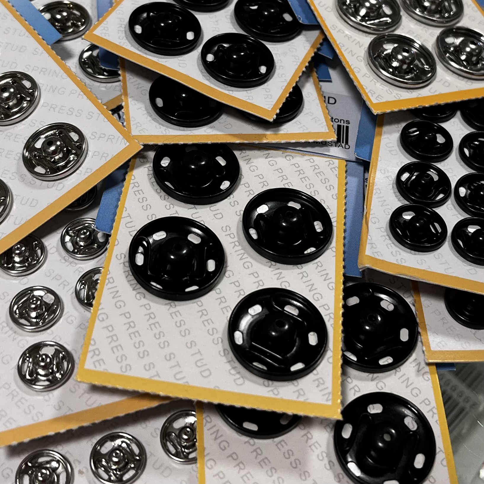 Õmmeldavad trukid, metall