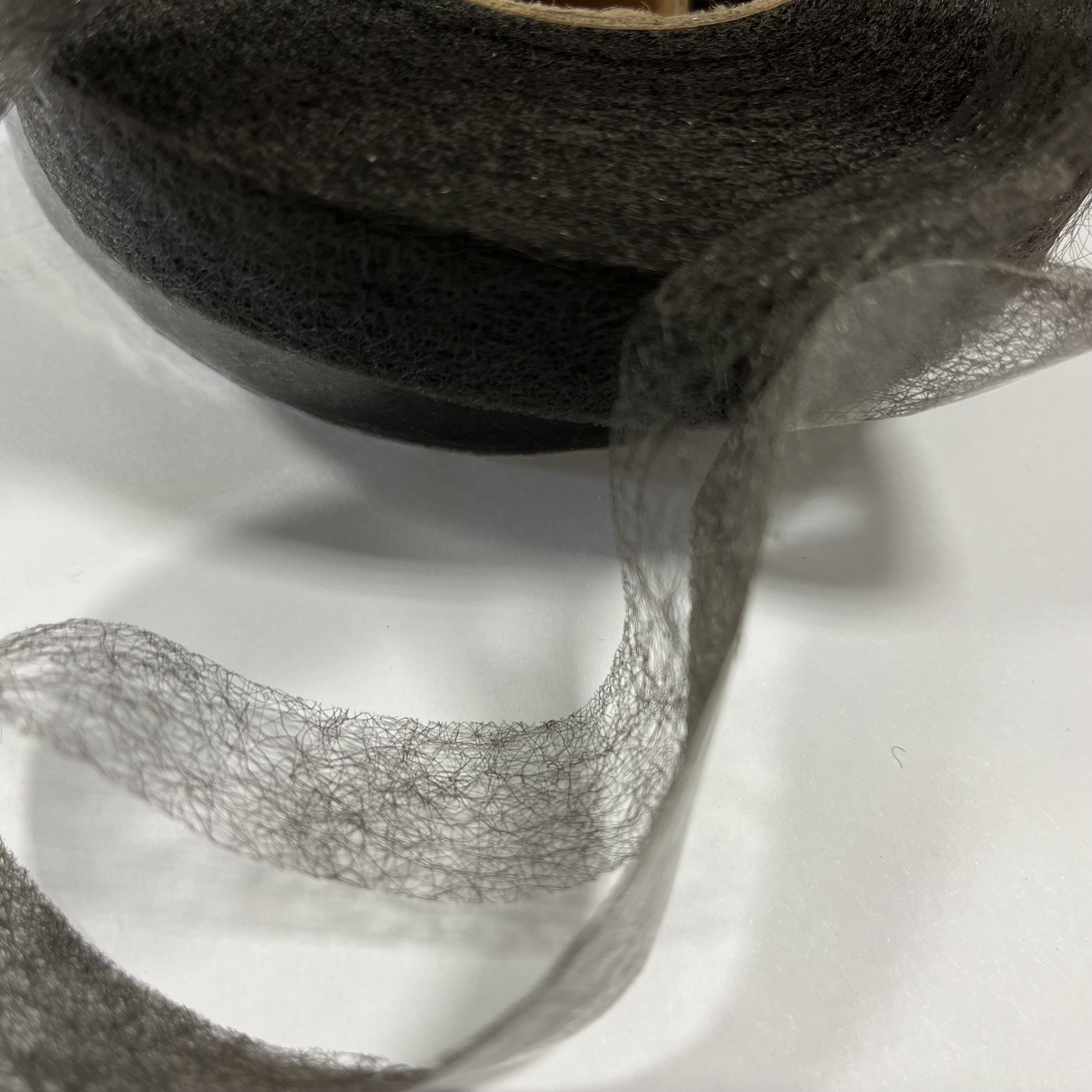 Õhuke kahepoolne liimipael, must 20 mm, 65 m