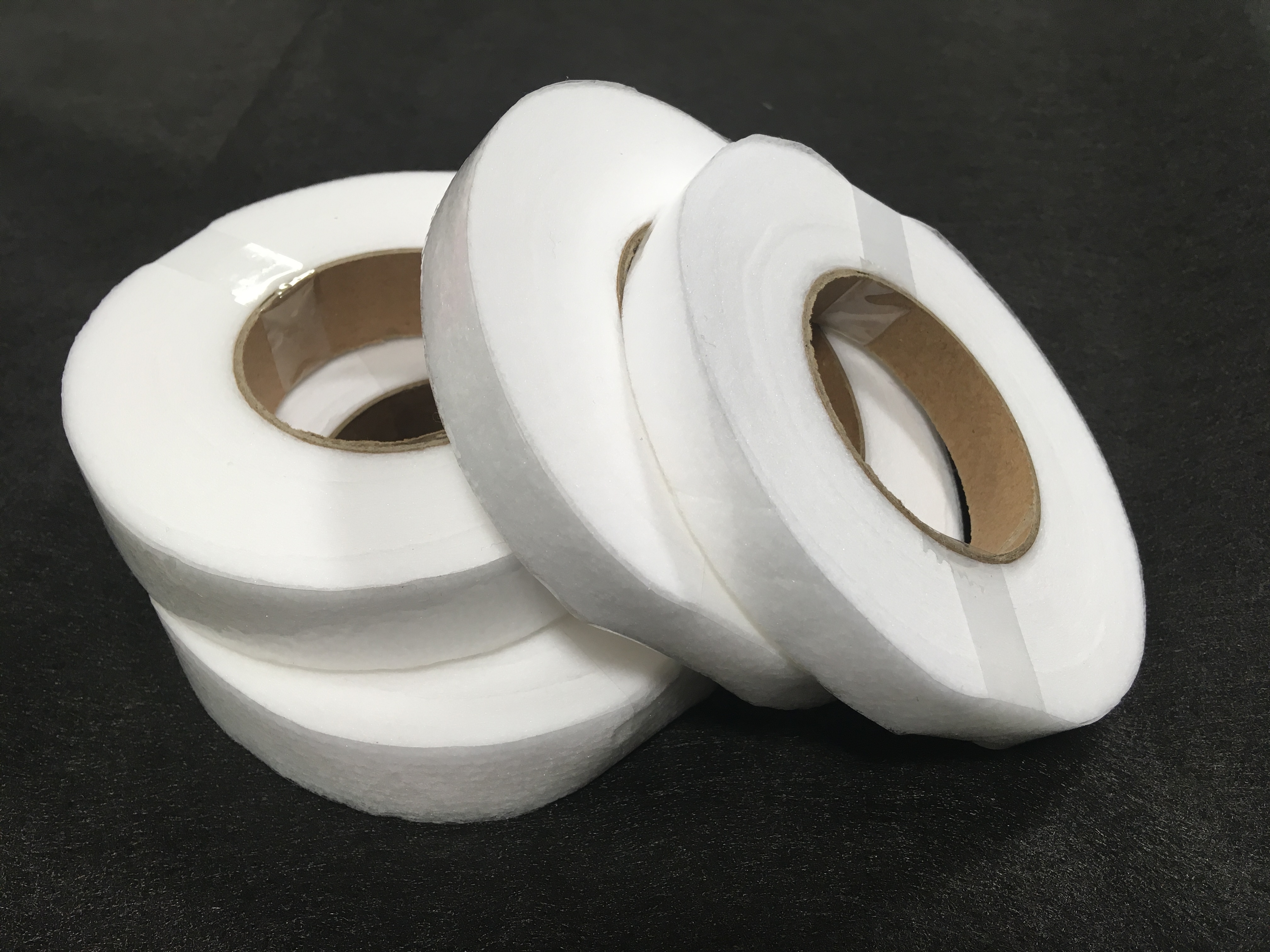 Õhuke kahepoolne liimipael, valge